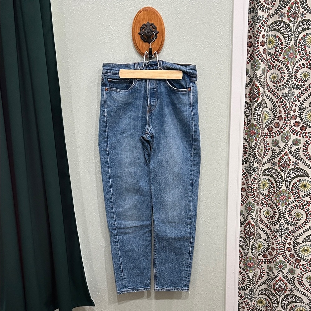 Levi’s Wedgie, High-Rise Straight Leg Jeans
